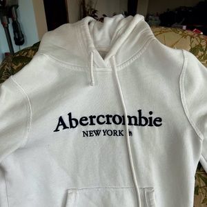 Woman's White Abercrombie and Fitch hoodie small